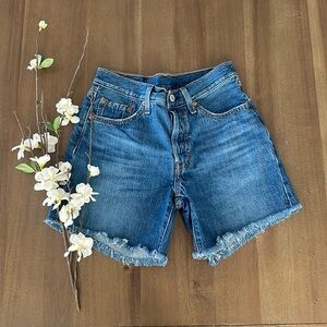Levis 501 women shorts size 24